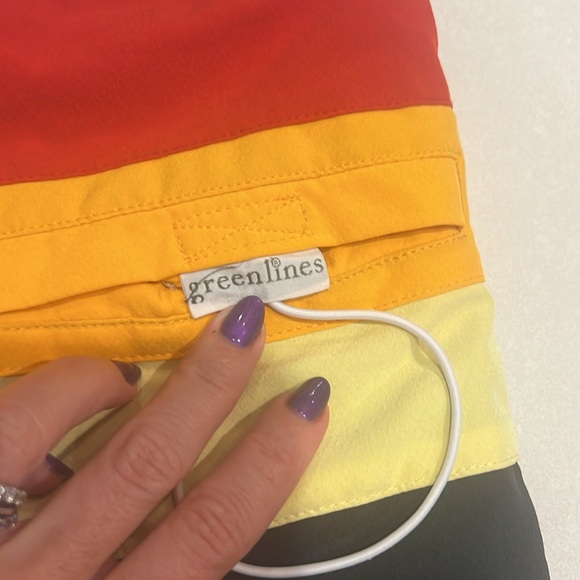 Green lines board short size 26. Great for teenage boys - Picture 7 of 7